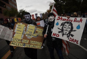 Hundreds protest against Dakota Pipeline on Thanksgiving 